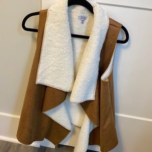 Leather/fur vest - size M